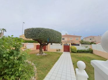 Villa avec piscine à vendre à Carrer Vicent Fuentes I Ramon