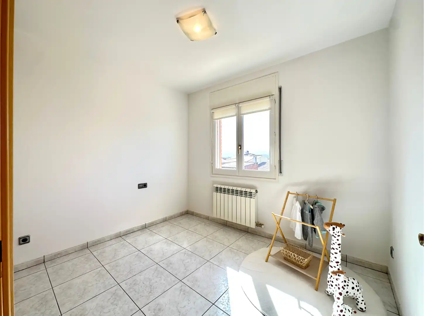 Schlafzimmer von Einfamilien-Reihenhaus zum Verkauf in Taradell mit Heizung, Privatgarten und Terrasse