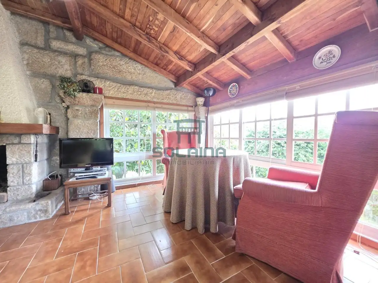 Sala d'estar de Casa o xalet en venda en Ourense Capital  amb Calefacció i Jardí privat