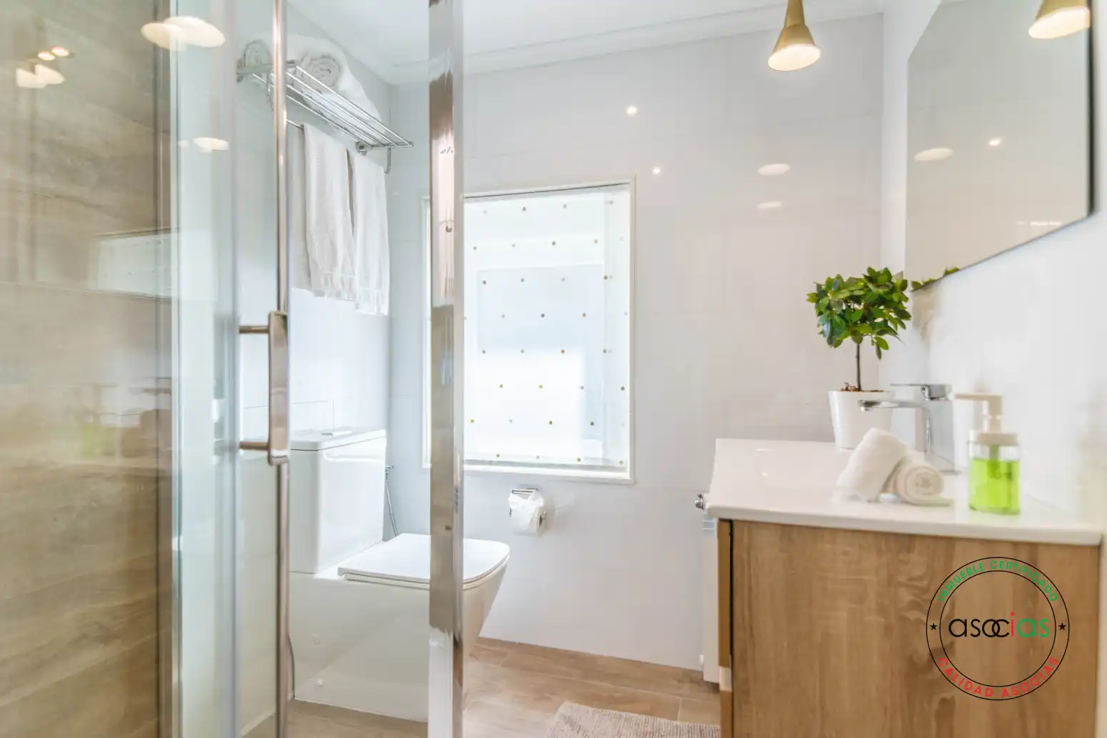 Bathroom of Flat for sale in Oviedo   with Heating