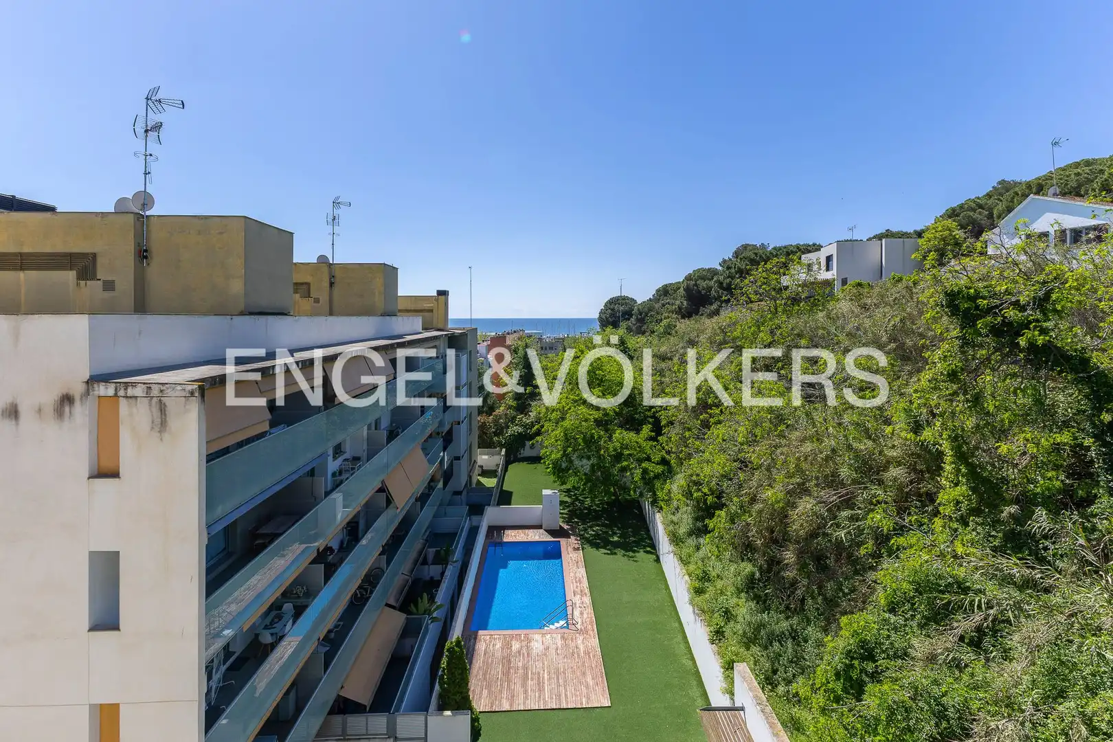 Vista exterior de Pis de lloguer en Arenys de Mar amb Aire condicionat, Calefacció i Piscina