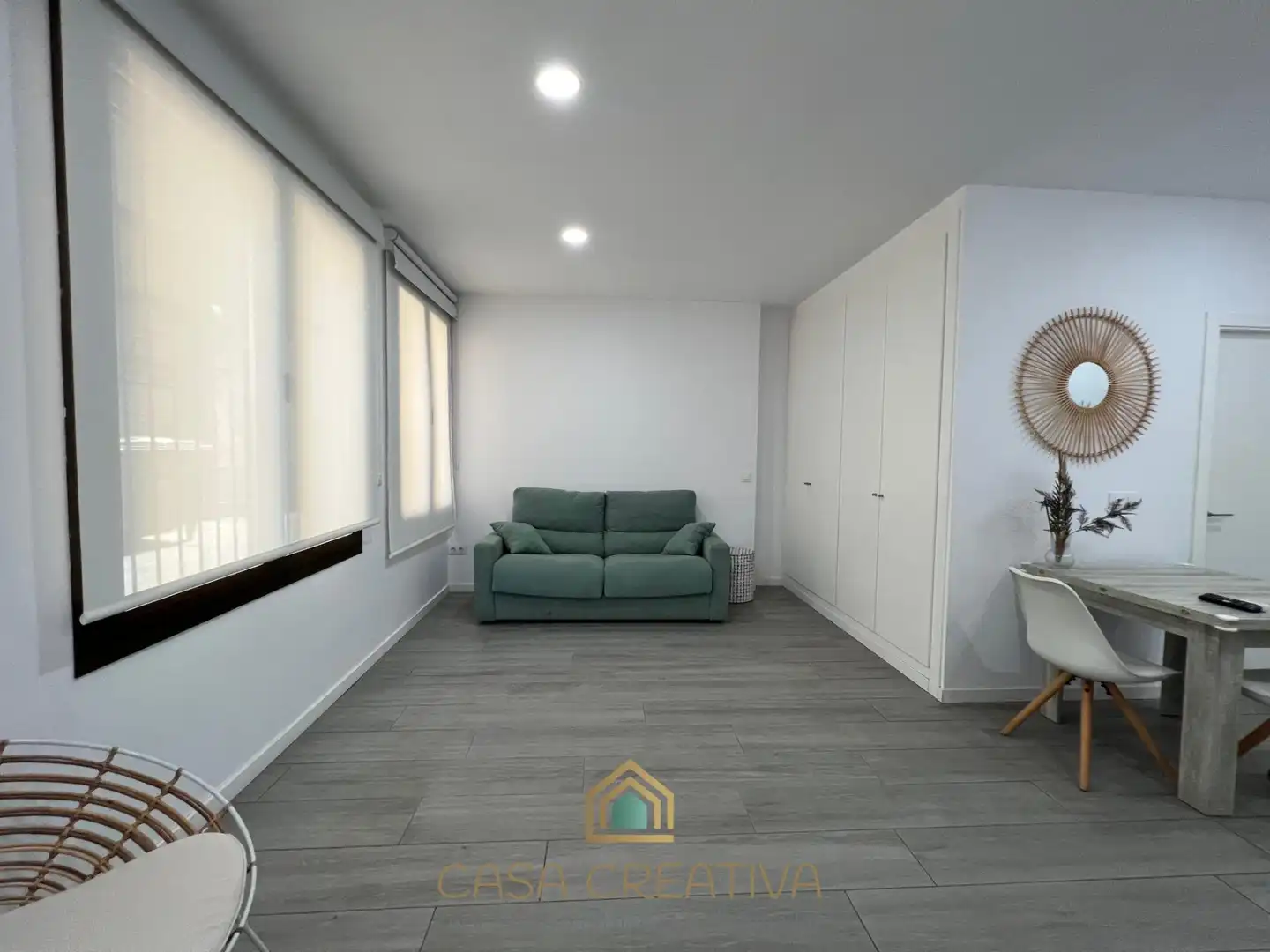 Sala d'estar de Estudi de lloguer en Valencia amb Aire condicionat, Calefacció i Moblat