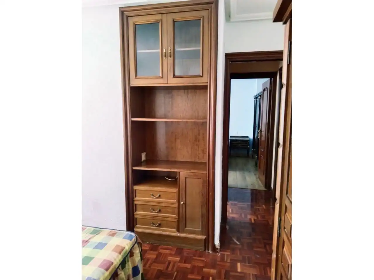 Bedroom of Flat for rent in Burgos  with Heating, Parquet flooring and Furnished