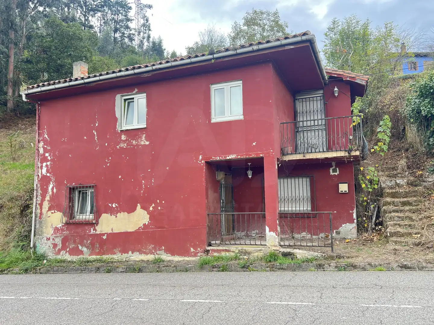 Außenansicht von Country house zum Verkauf in Candamo mit Heizung und Terrasse