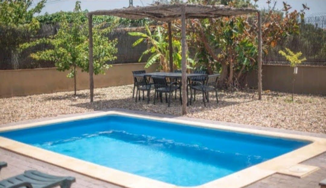 Piscina de Casa o xalet en venda en El Vendrell amb Aire condicionat, Calefacció i Jardí privat