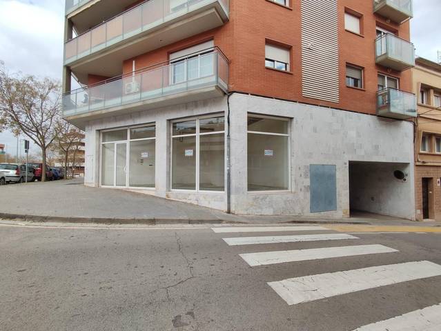 Local comercial en Alquiler en Calle del Pla dels Ametllers en Barri Mion - Puigberenguer