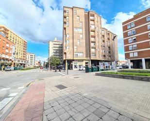 Vista exterior de Pis en venda en Burlada / Burlata amb Calefacció i Parquet