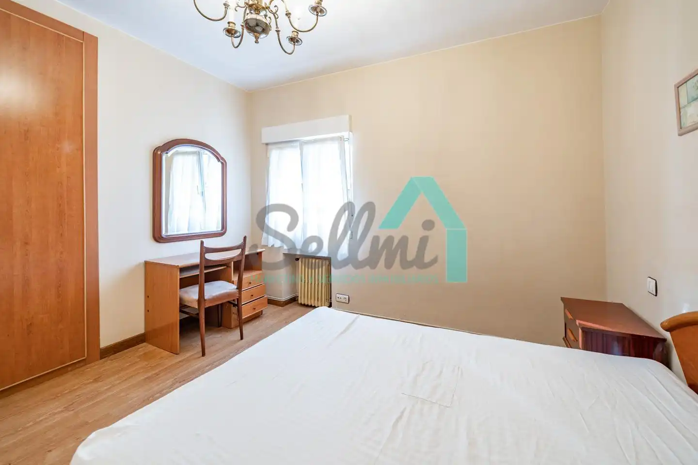 Bedroom of Flat for share in Este