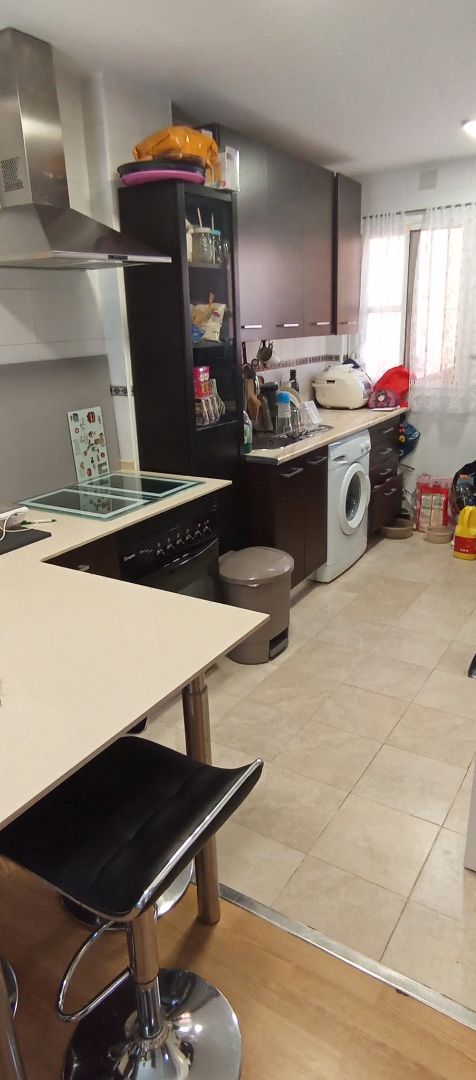 Cuina de Casa adosada en venda en San Fernando amb Aire condicionat i Moblat