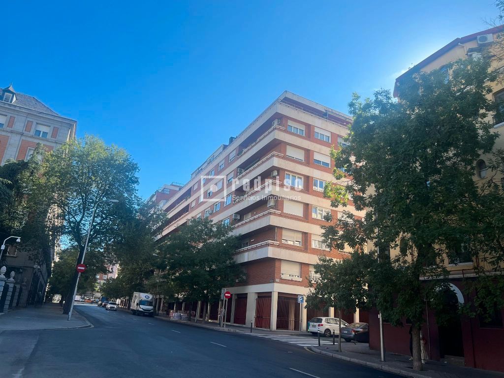Exterior view of Flat for sale in  Madrid Capital  with Heating and Terrace