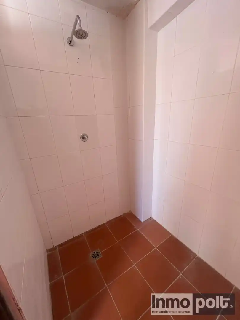 Bany de Apartament de lloguer en Torrevieja amb Jardí privat, Moblat i Forn