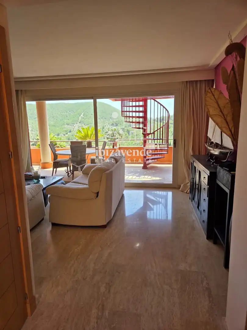 Vista exterior de Dúplex de alquiler en Santa Eulària des Riu con Aire acondicionado, Terraza y Trastero