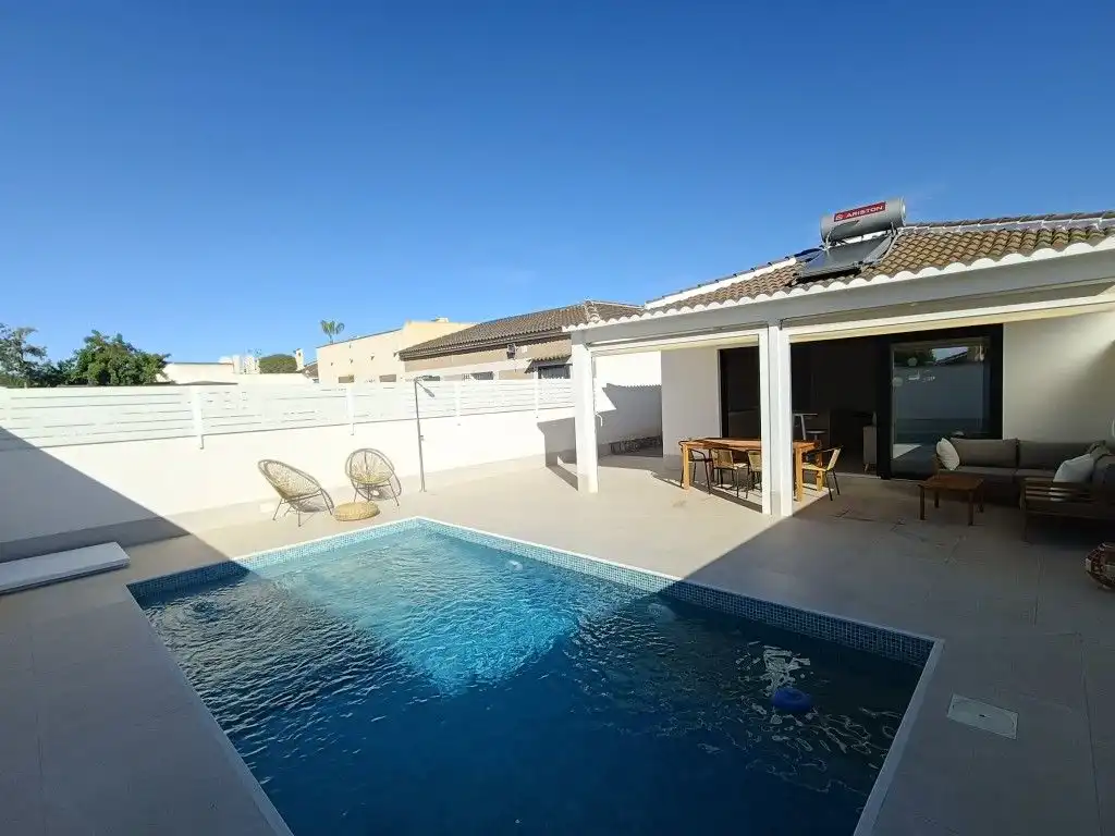 Villa mit Pool zum Verkauf in Zona Carrefour - Urbanizaciones