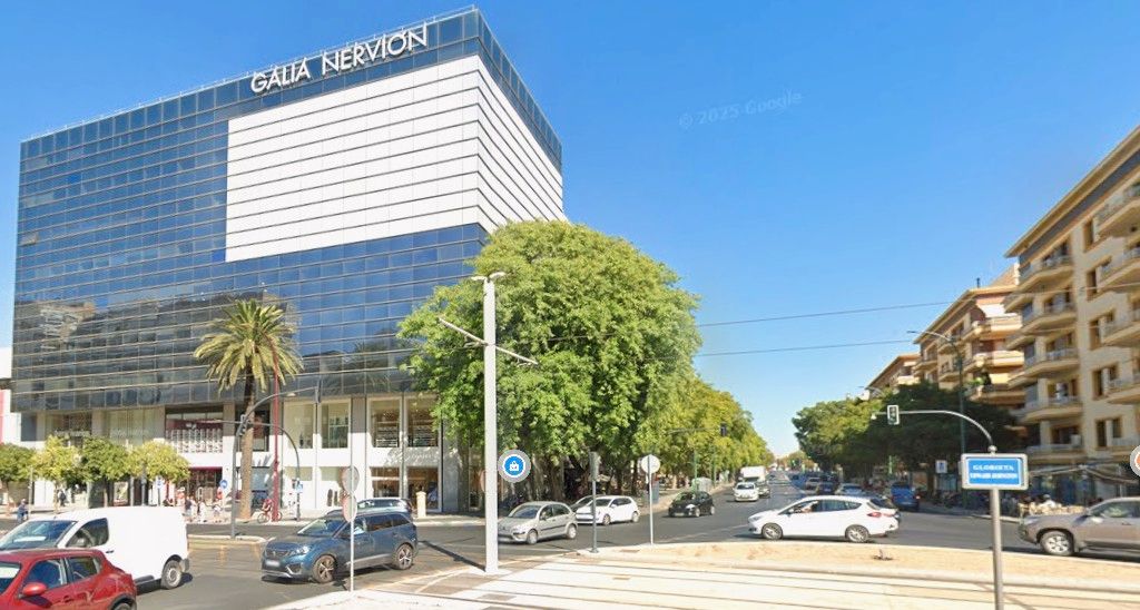 Vista exterior de Oficina en venda en  Sevilla Capital