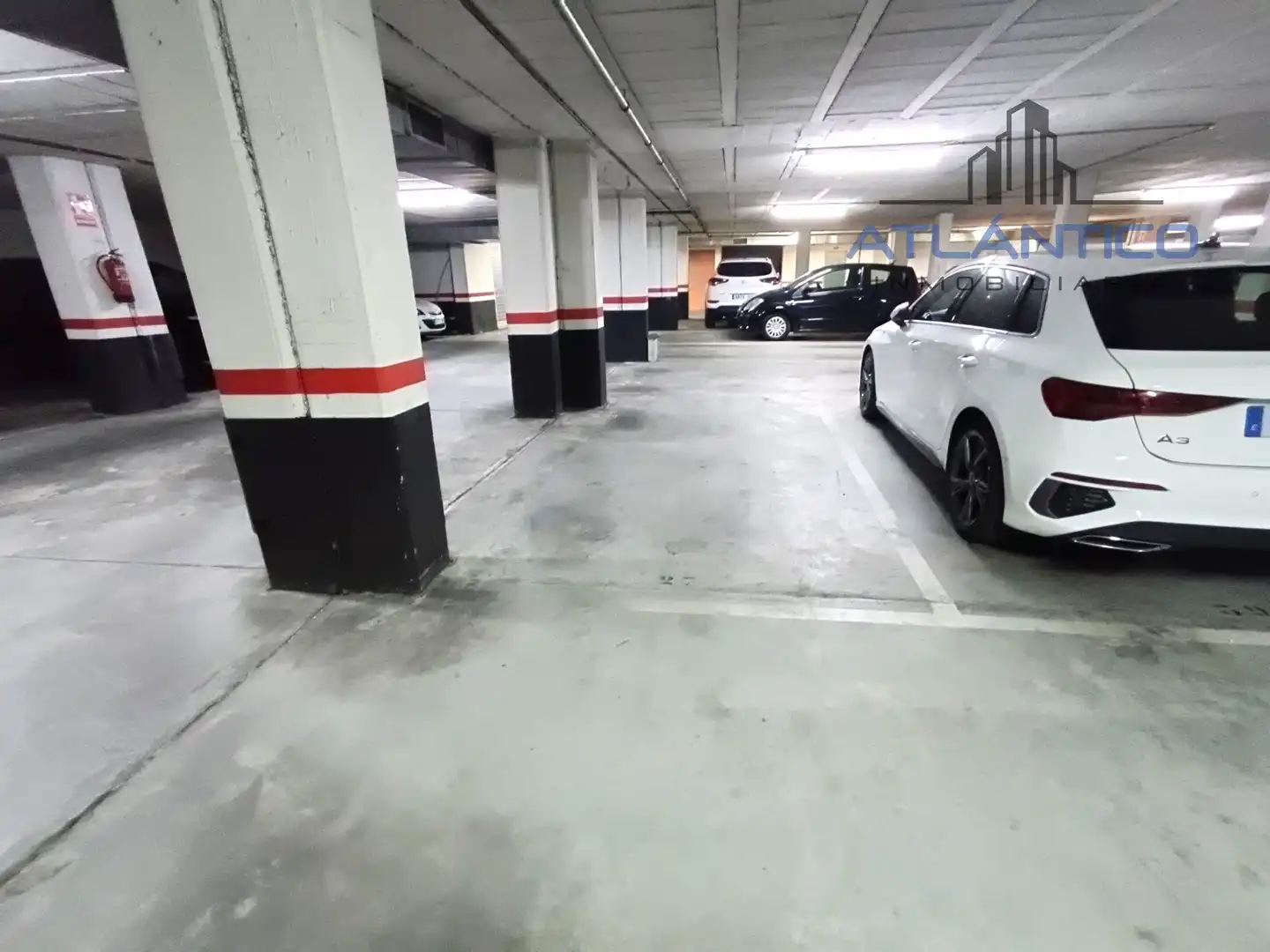Parking de Apartamento en venta en A Coruña Capital  con Calefacción, Trastero y Amueblado