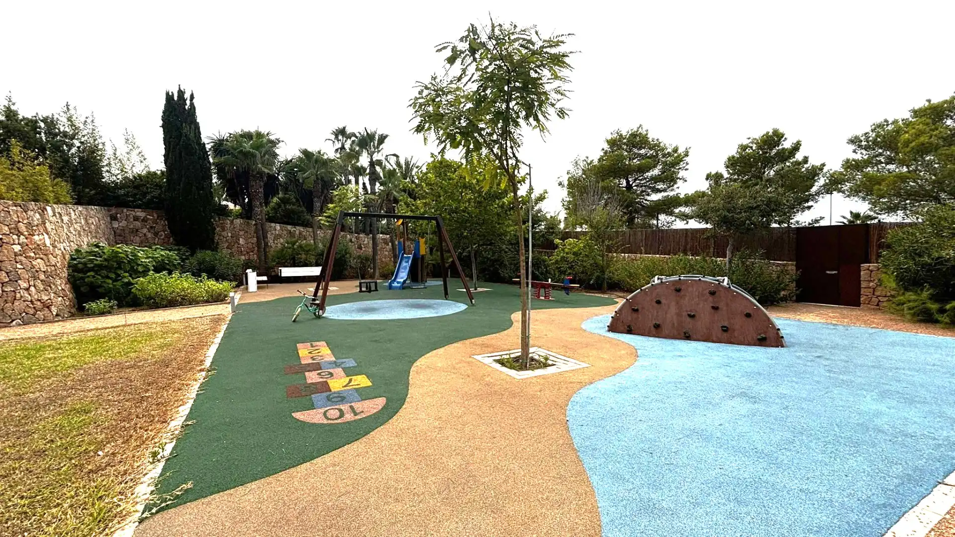 Jardín de Piso de alquiler en Sant Josep de sa Talaia con Aire acondicionado, Calefacción y Jardín privado