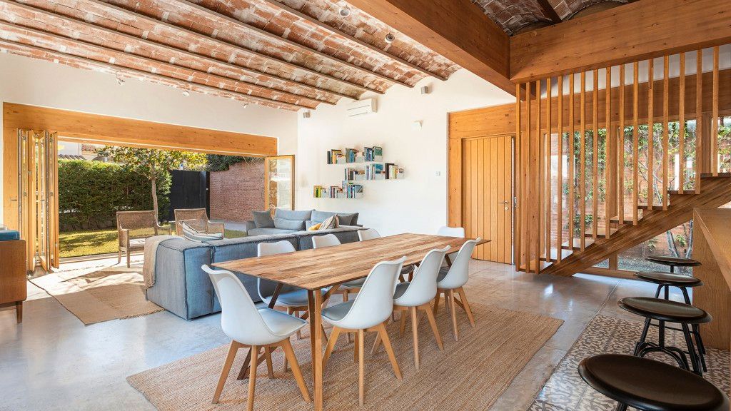 Menjador de Casa o xalet en venda en  Barcelona Capital amb Calefacció, Jardí privat i Terrassa