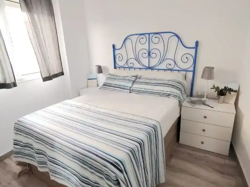 Habitación de Piso de alquiler en Rota con Aire acondicionado, Amueblado y Balcón