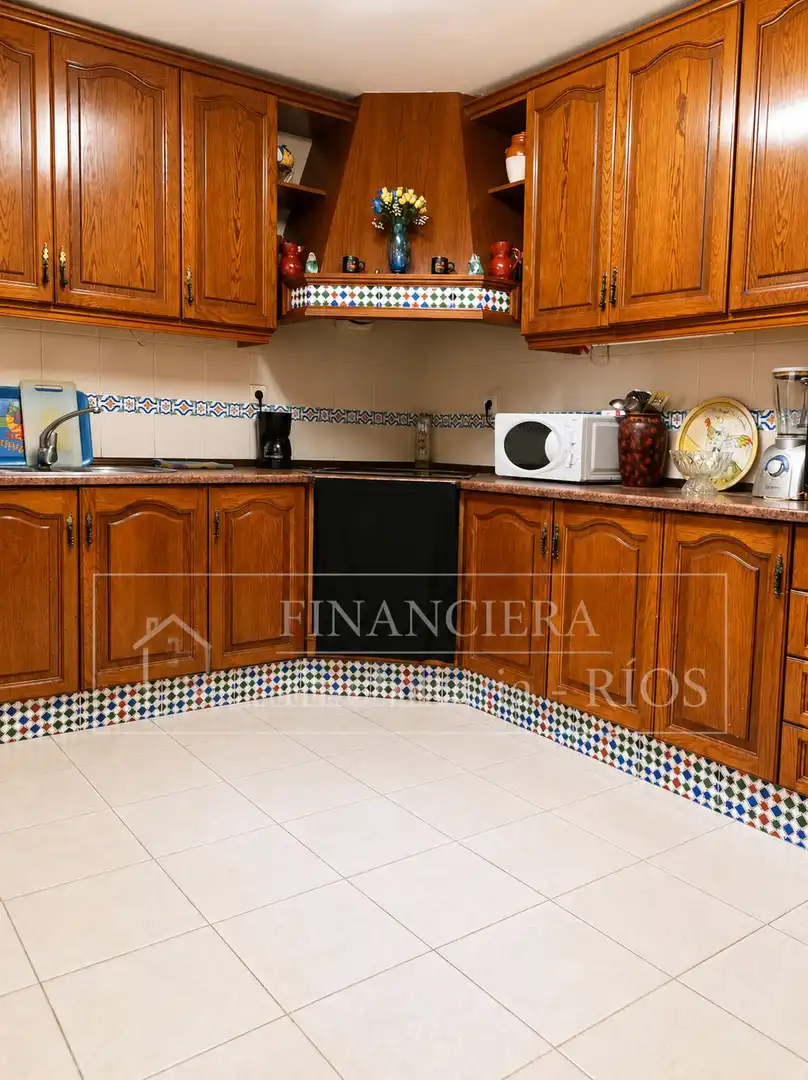 Cocina de Casa o chalet en venta en Alcalá de Guadaira con Aire acondicionado, Terraza y Trastero
