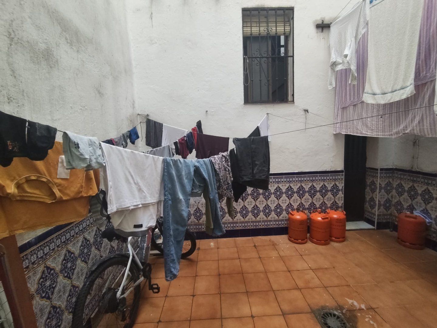 Exterior view of Flat for sale in  Sevilla Capital  with Air Conditioner and Furnished