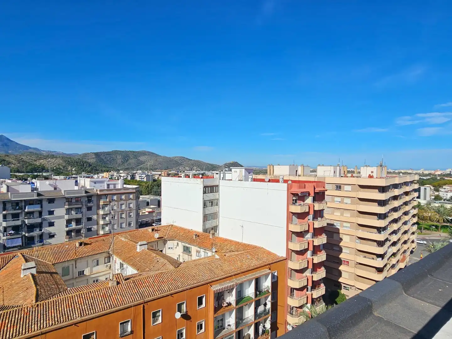 Vista exterior de Àtic en venda en Gandia amb Aire condicionat, Calefacció i Traster