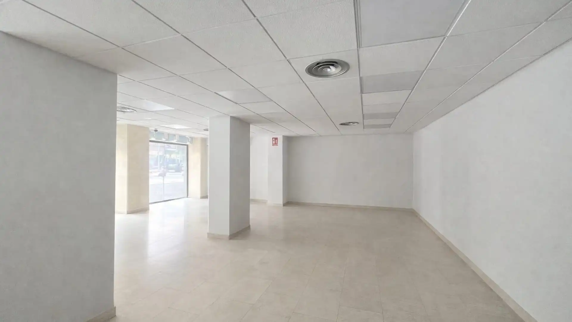 Local en traspaso en  Madrid Capital con Aire acondicionado y Amueblado