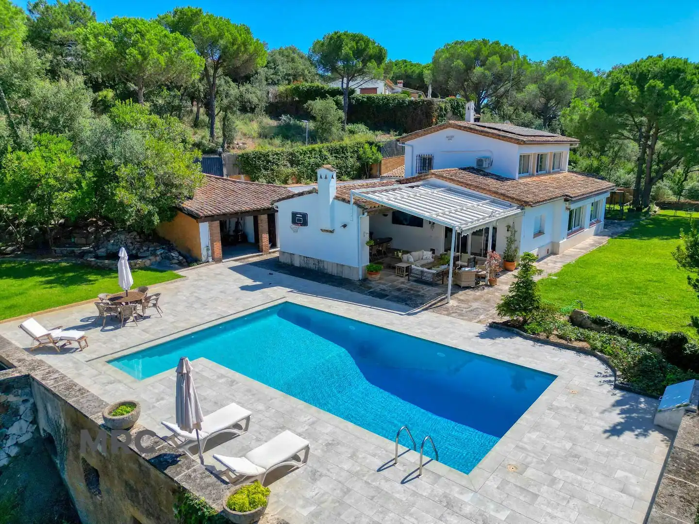 Xalet amb piscina en venda a De la Volta Bona Vista 116