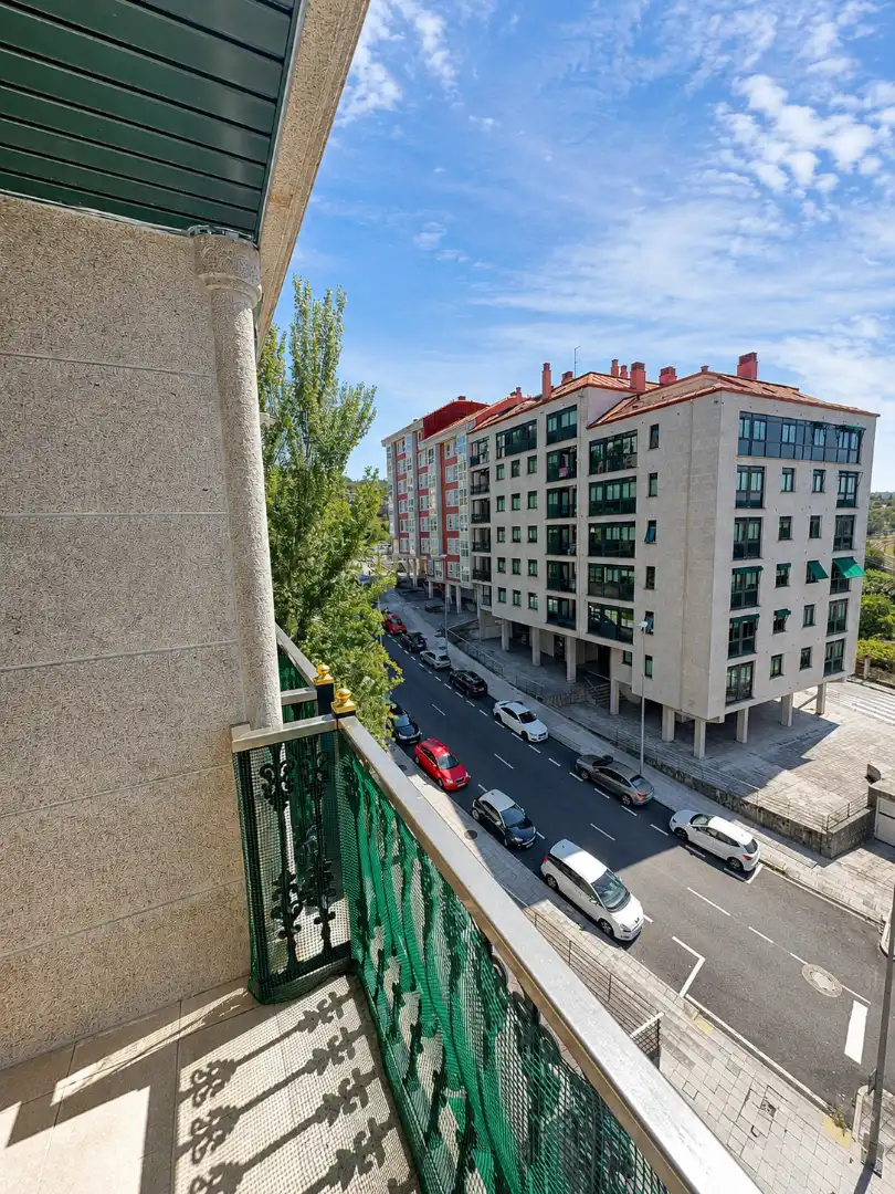 Vista exterior de Piso de alquiler en Ourense Capital  con Calefacción, Parquet y Trastero
