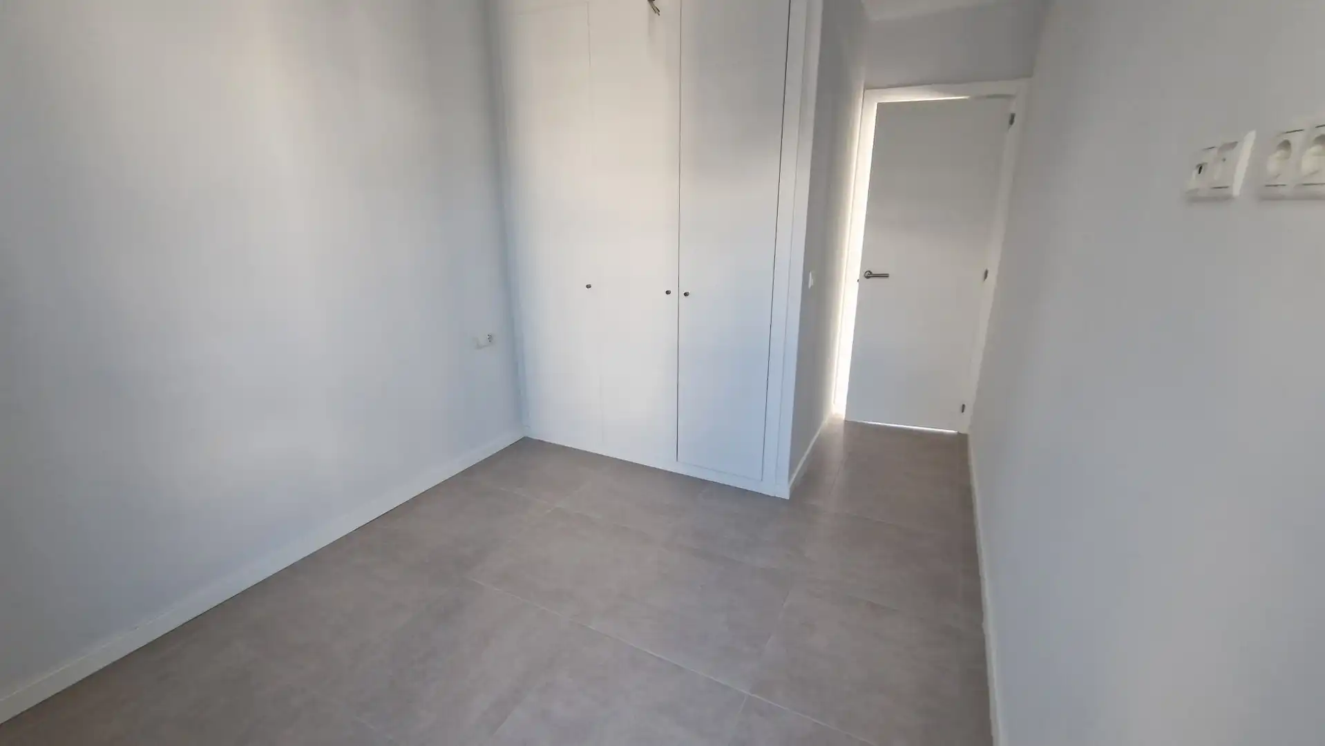 Habitación de Planta baja en venta en Estepona con Aire acondicionado, Jardín privado y Terraza