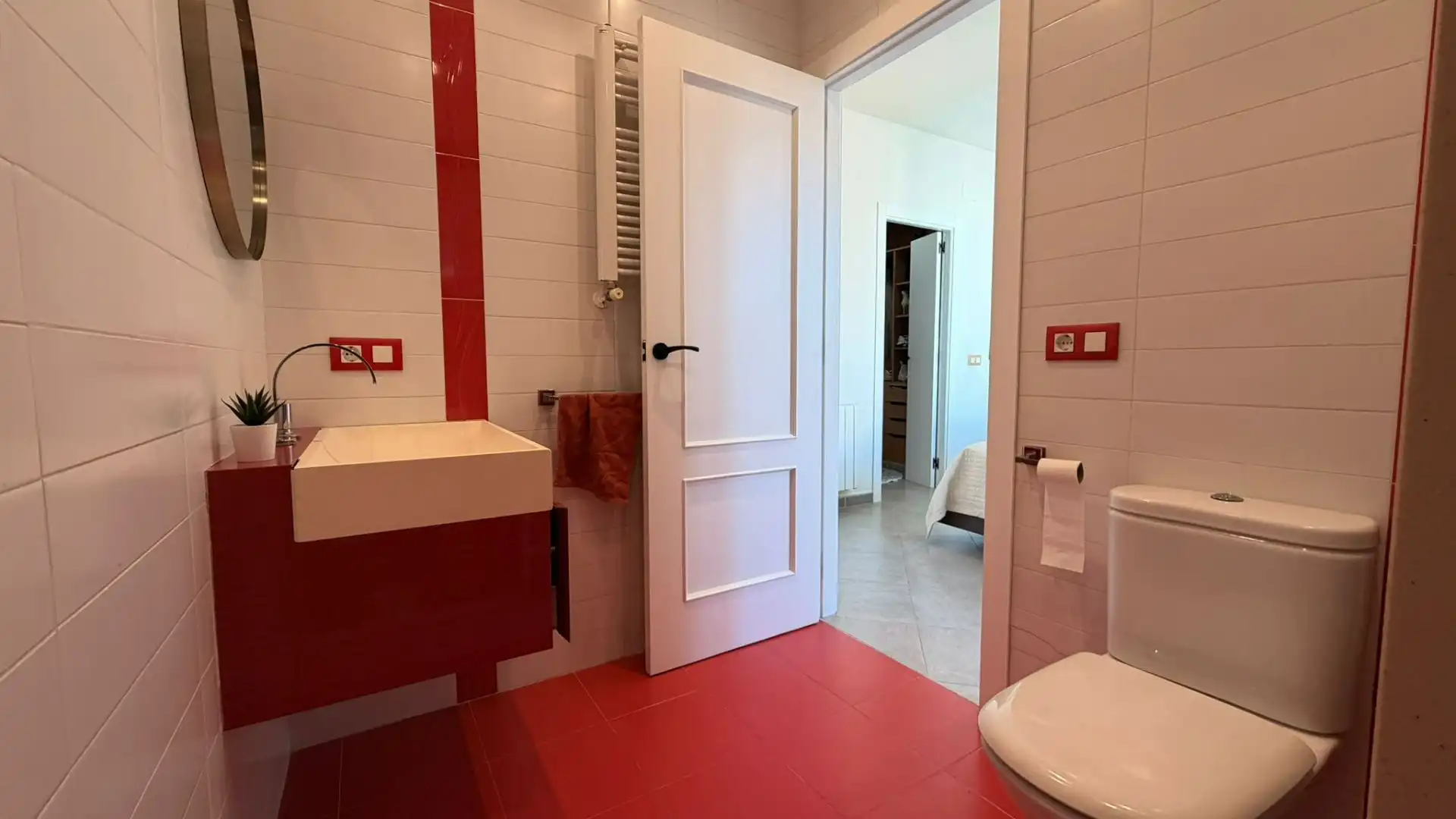 Badezimmer von Einfamilien-Reihenhaus zum Verkauf in Villanueva de Castellón mit Klimaanlage und Abstellraum