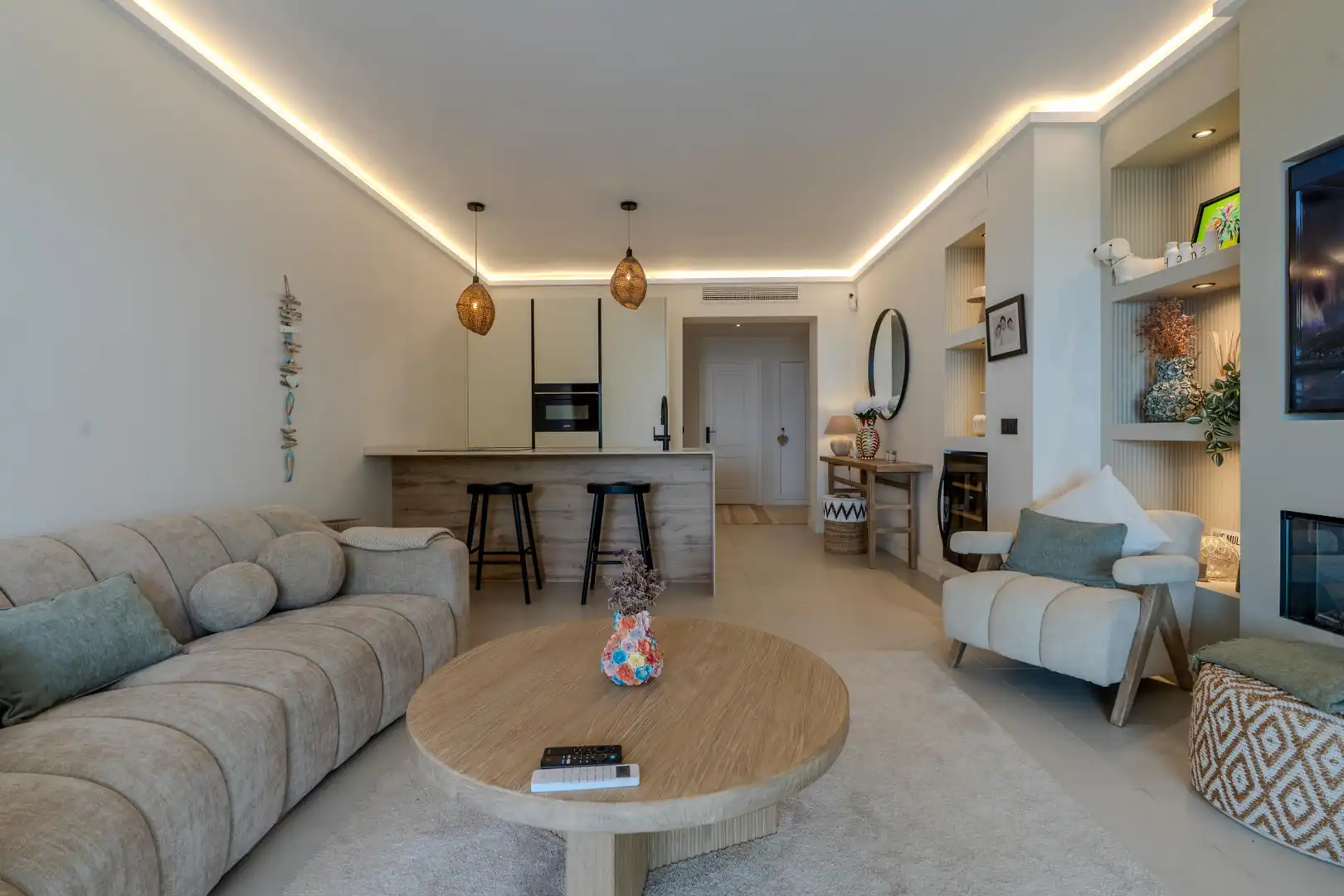 Sala de estar de Apartamento de alquiler en Benahavís con Aire acondicionado, Terraza y Piscina