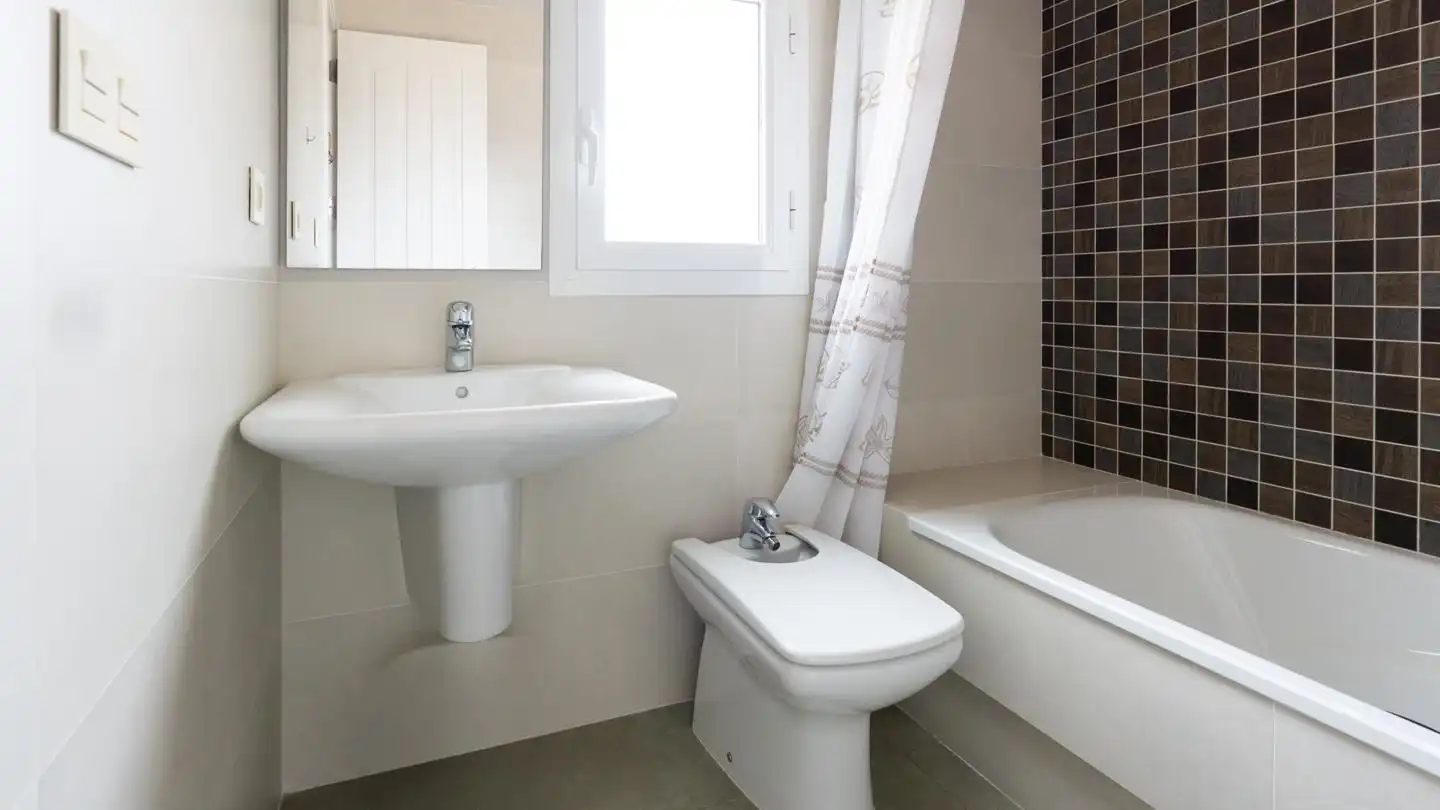 Baño de Casa adosada en venta en Santa Pola con Aire acondicionado, Terraza y Trastero