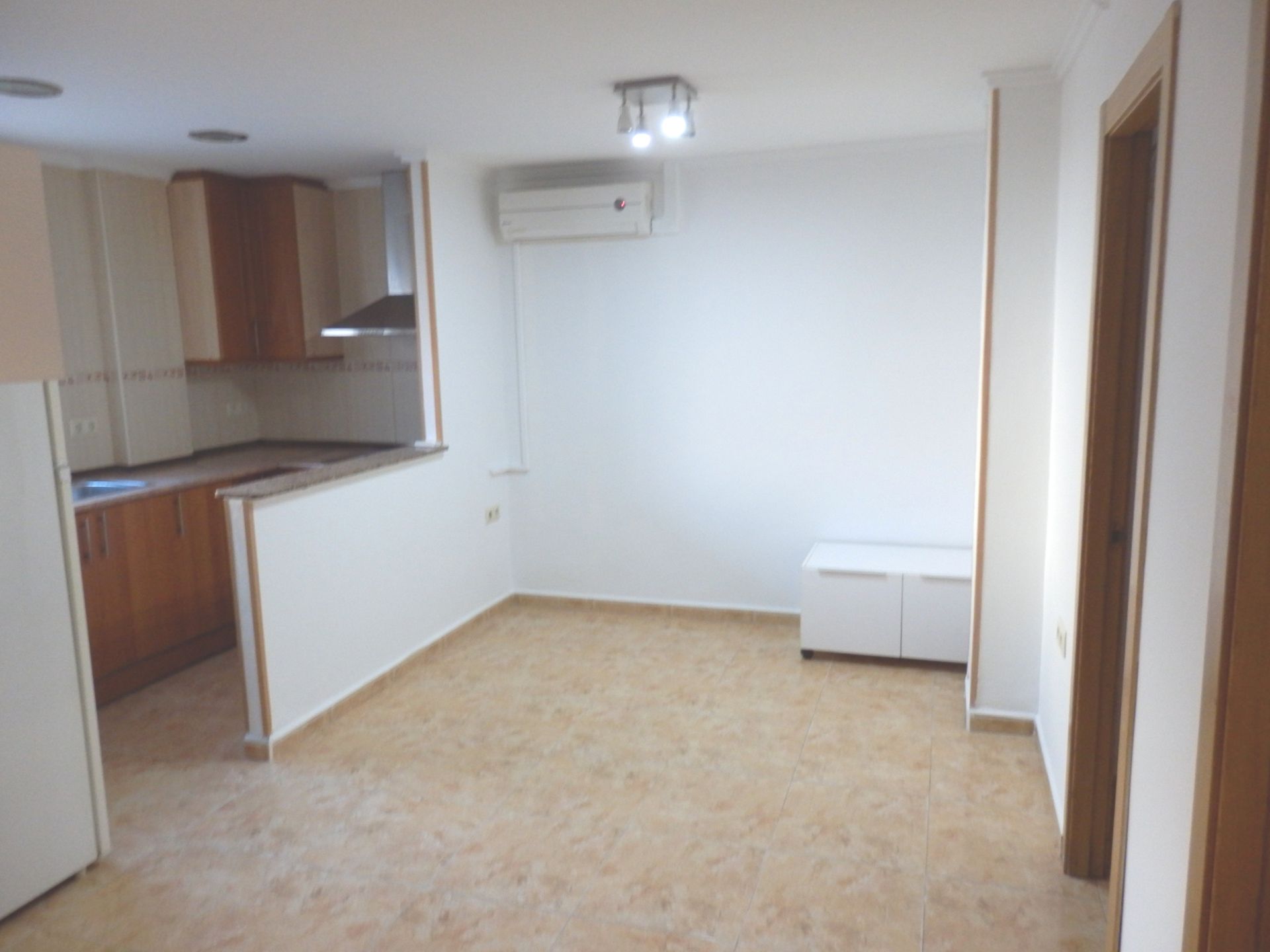 Cuina de Pis de lloguer en  Valencia Capital amb Aire condicionat, Forn i Rentadora