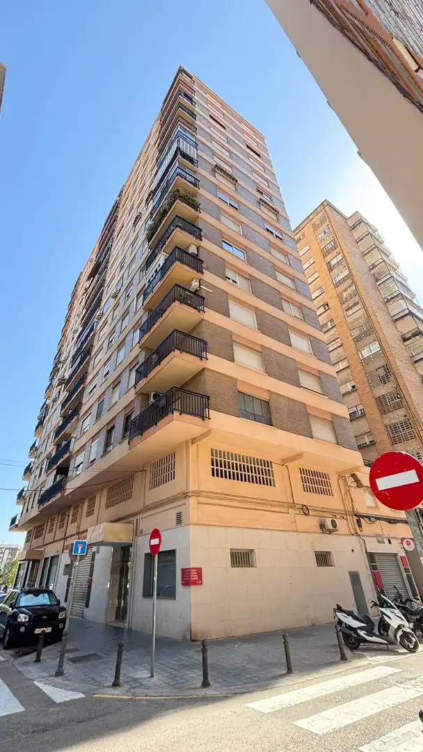 Außenansicht von Wohnung zum Verkauf in Valencia mit Terrasse
