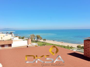 Apartament amb piscina en venda a Calle AMPLARIES