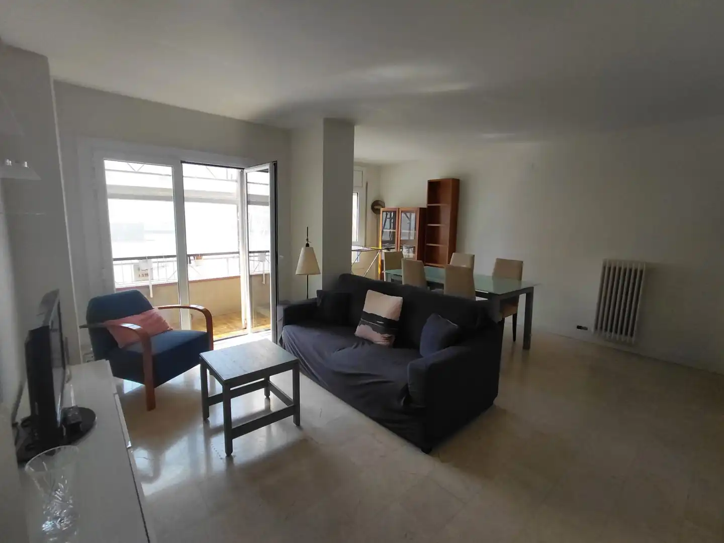 Living room of Flat for sale in Girona  with Heating, Terrace and Balcony