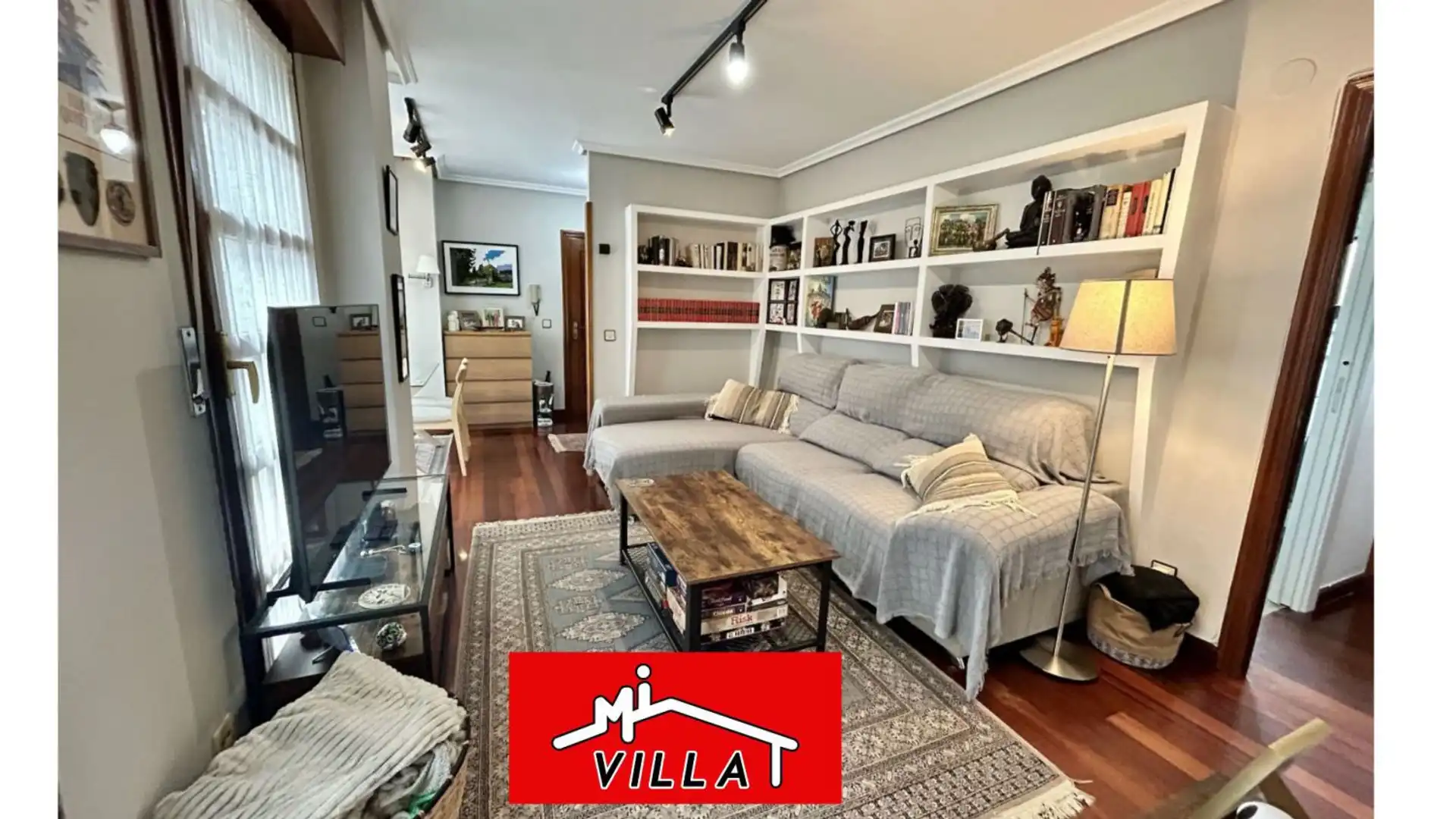 Sala de estar de Piso en venta en Colindres con Calefacción, Trastero y Amueblado