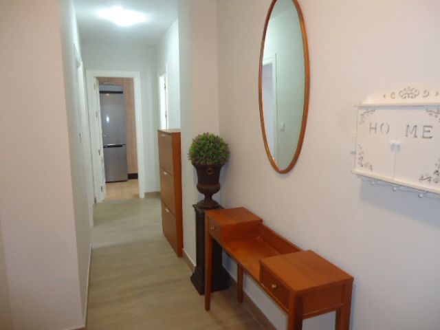 Piso de alquiler en  Granada Capital con Aire acondicionado, Amueblado y Horno