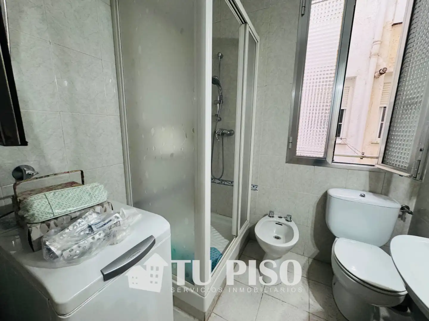 Badezimmer von Wohnung zur Miete in Madrid mit Heizung, Terrasse und Möbliert