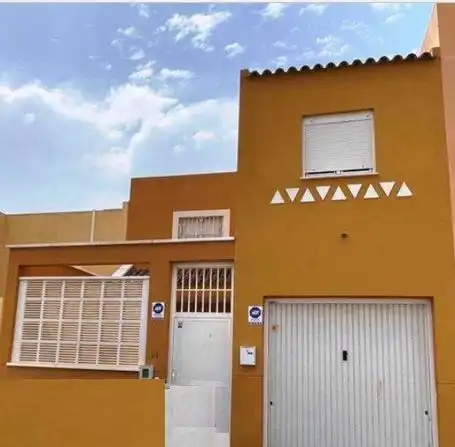 Adossat en venda a Calle Clavel 21