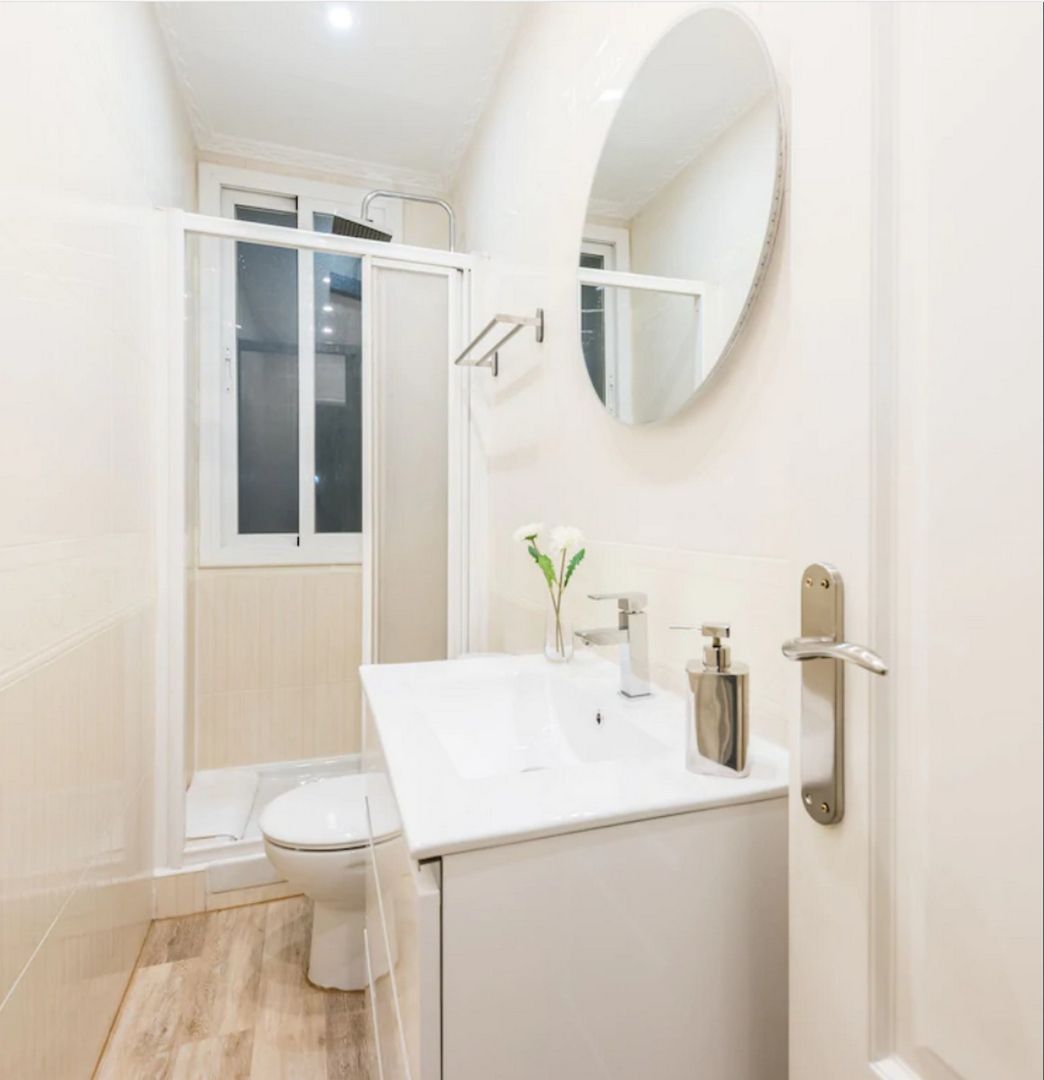 Bathroom of Flat to rent in Mollet del Vallès  with Air Conditioner, Furnished and TV