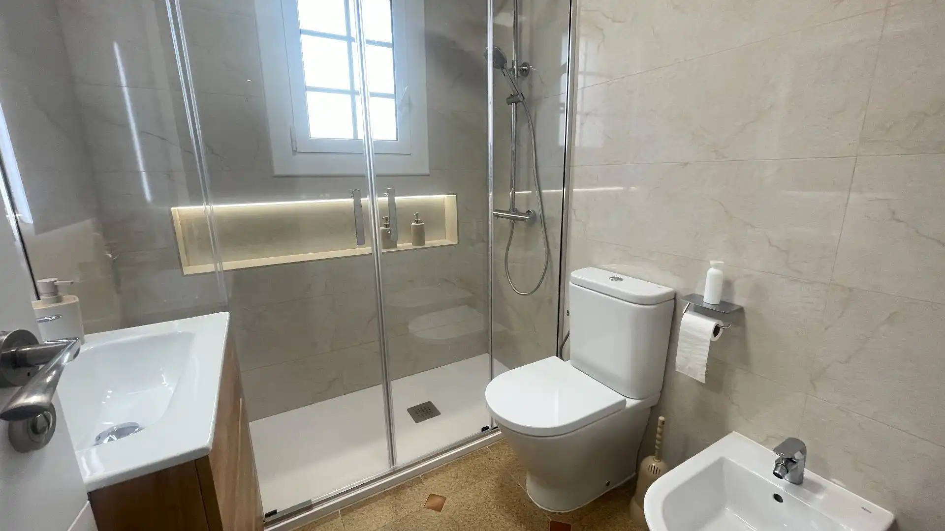 Bany de Casa o xalet en venda en Rubí amb Calefacció, Jardí privat i Terrassa