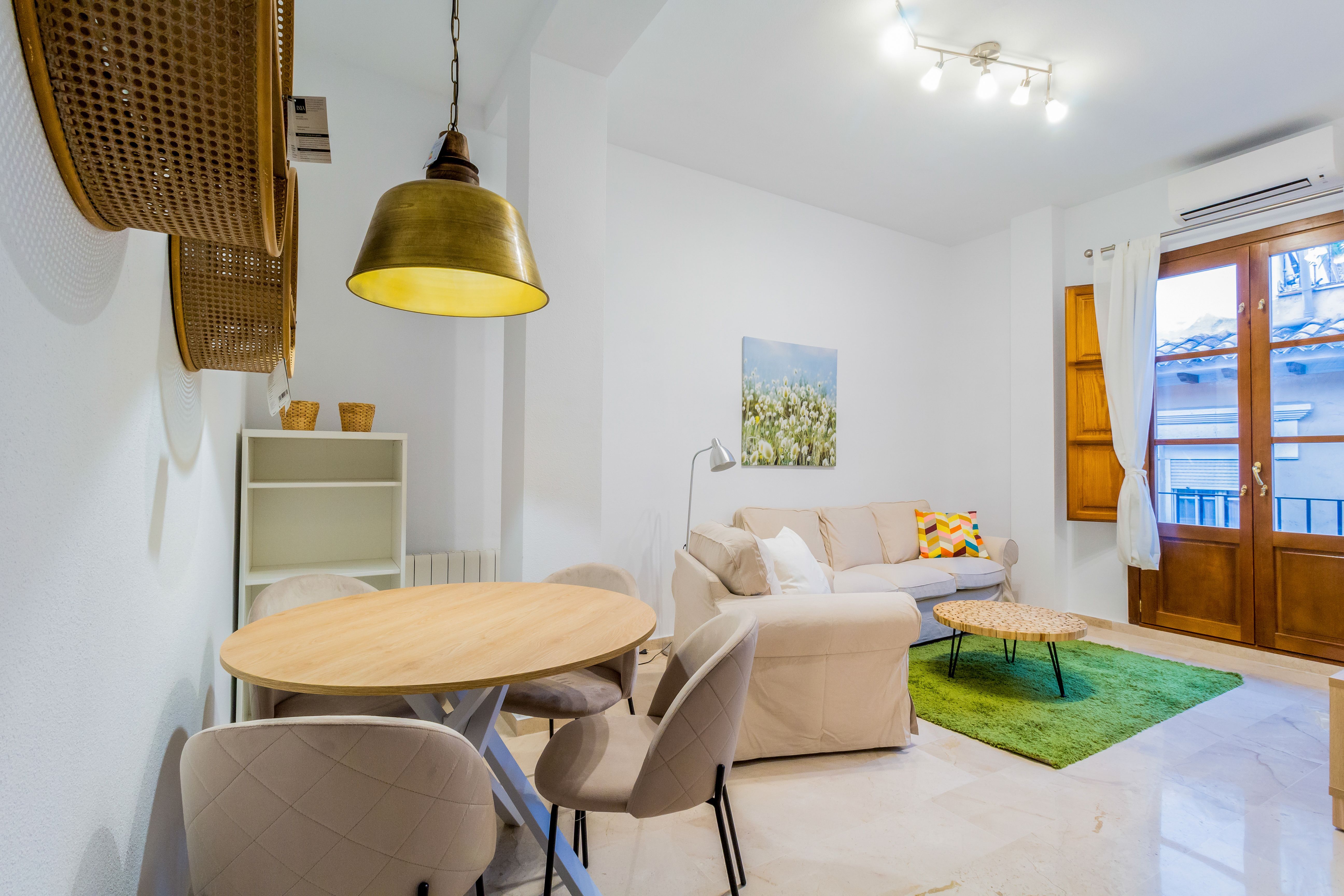 Living room of Apartment to rent in  Granada Capital  with Air Conditioner, Heating and Furnished