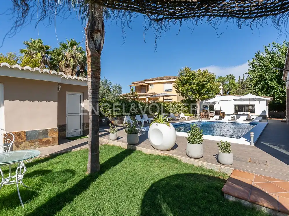 Swimming pool of Houses for rent in Bétera  with Air Conditioner, Heating and Private garden