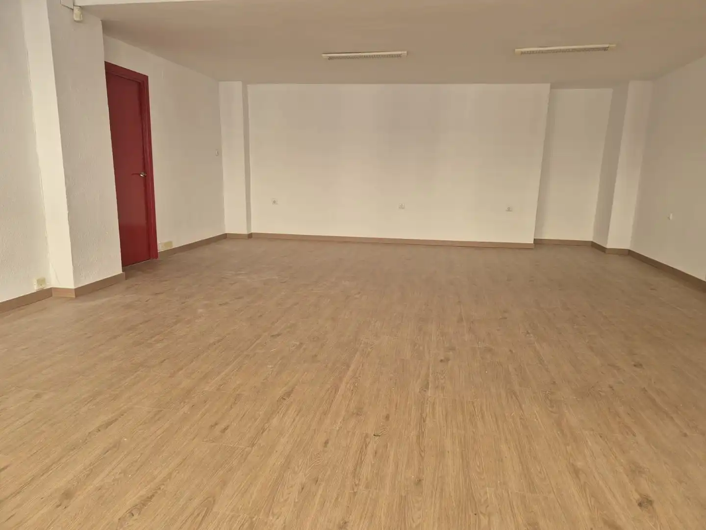 Commercial properties for rent in Badajoz  with Air Conditioner