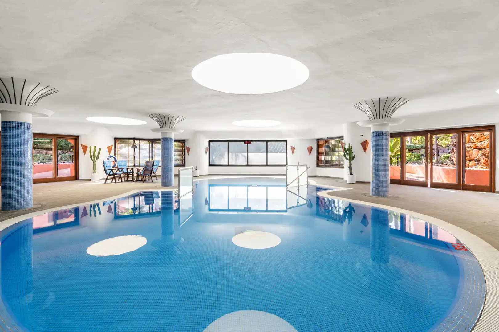 Piscina de Planta baja en venta en Estepona con Aire acondicionado, Calefacción y Terraza