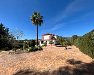 Exterior view of House or chalet for sale in Estepona  with Air Conditioner, Terrace and Swimming Pool