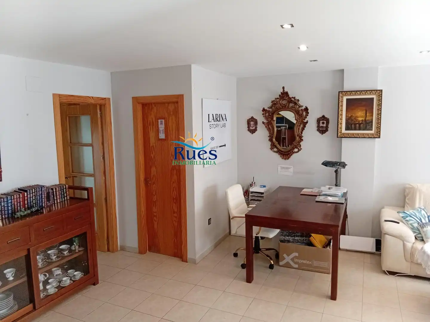 Einfamilien-Reihenhaus zum Verkauf in Torreblanca mit Terrasse, Balkon und Gemeinschaftspool