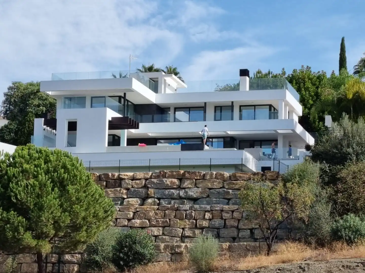 Vista exterior de Casa o chalet de alquiler en Benahavís con Aire acondicionado, Calefacción y Jardín privado