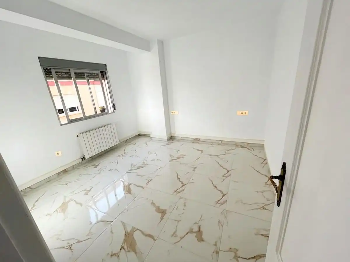 Flat with terrace to rent in Calle Calle Alhamar, imagen 12